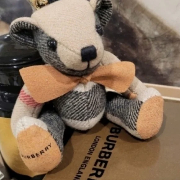 Burberry Keychain - Picture 1 of 8